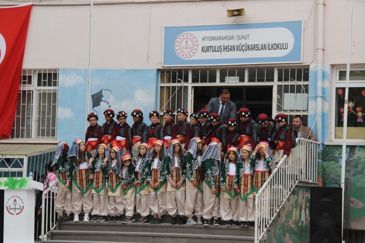 23 NİSAN ŞUHUT'TA COŞKUYLA KUTLANDI