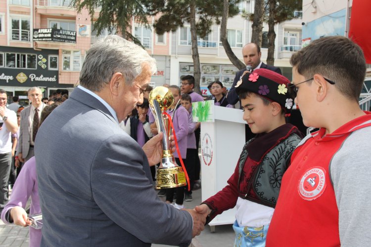 23 NİSAN ŞUHUT'TA COŞKUYLA KUTLANDI