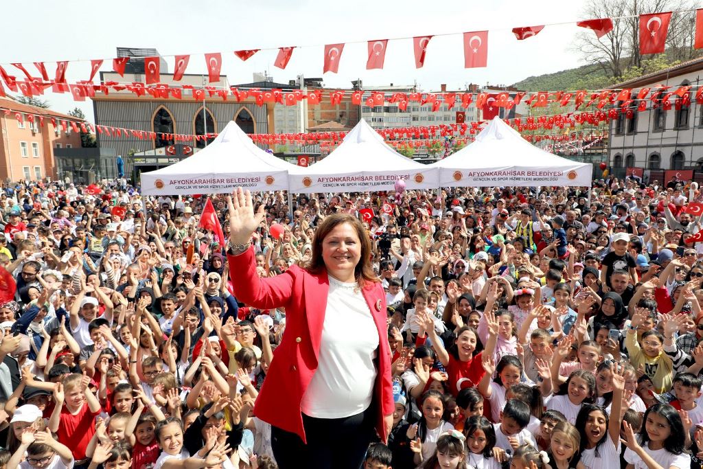 "GELECEĞİMİZİN TEMİNATI ÇOCUKLARIMIZLA BİRLİKTE ÇOK GÜZEL ANILAR BİRİKTİRDİK"