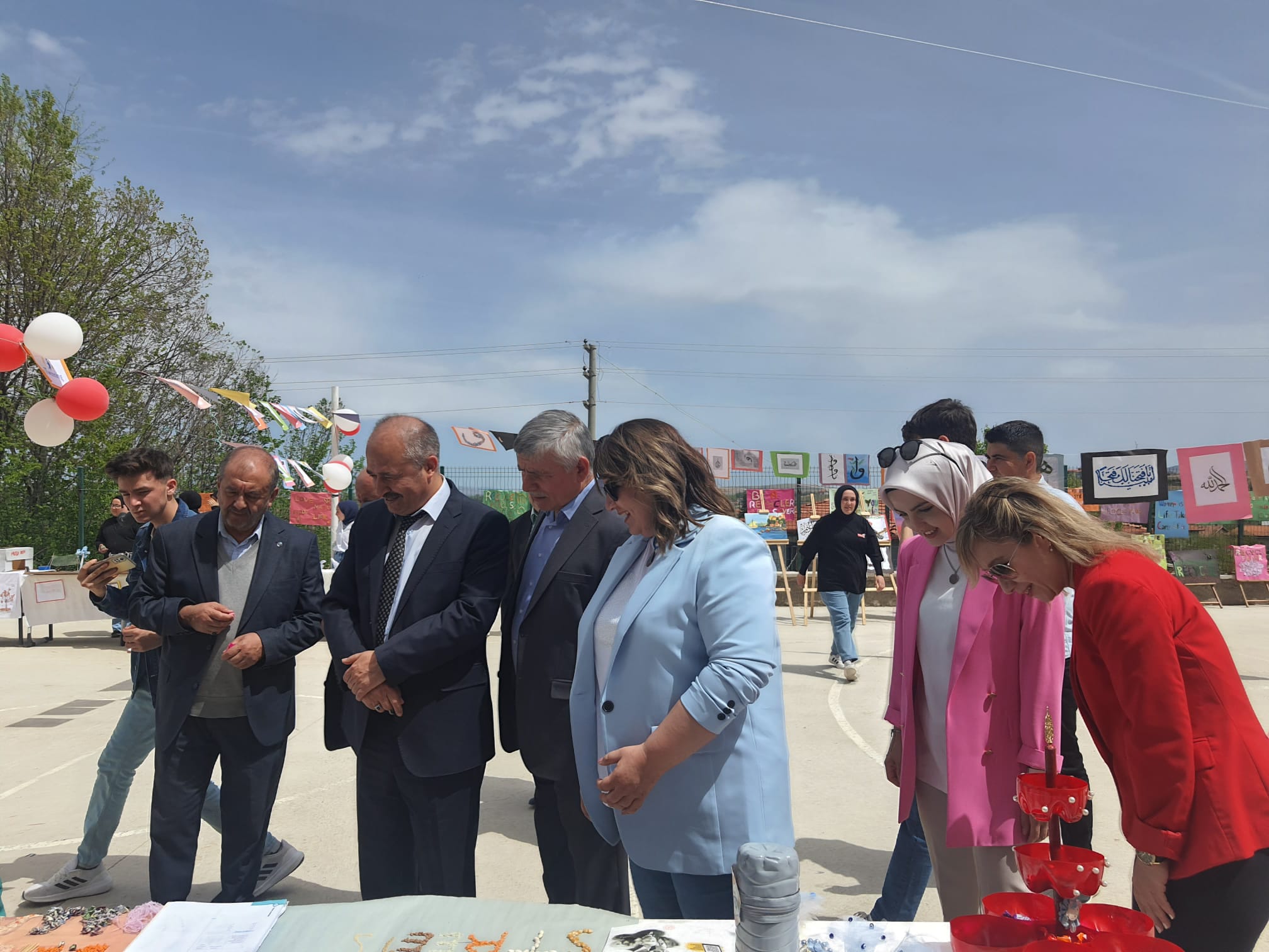 '' Sıfır Atık- Doğaya Nefes Ol'' Sergisi Salar Çok Programlı Anadolu Lisesi'nde Gerçekleştirildi…