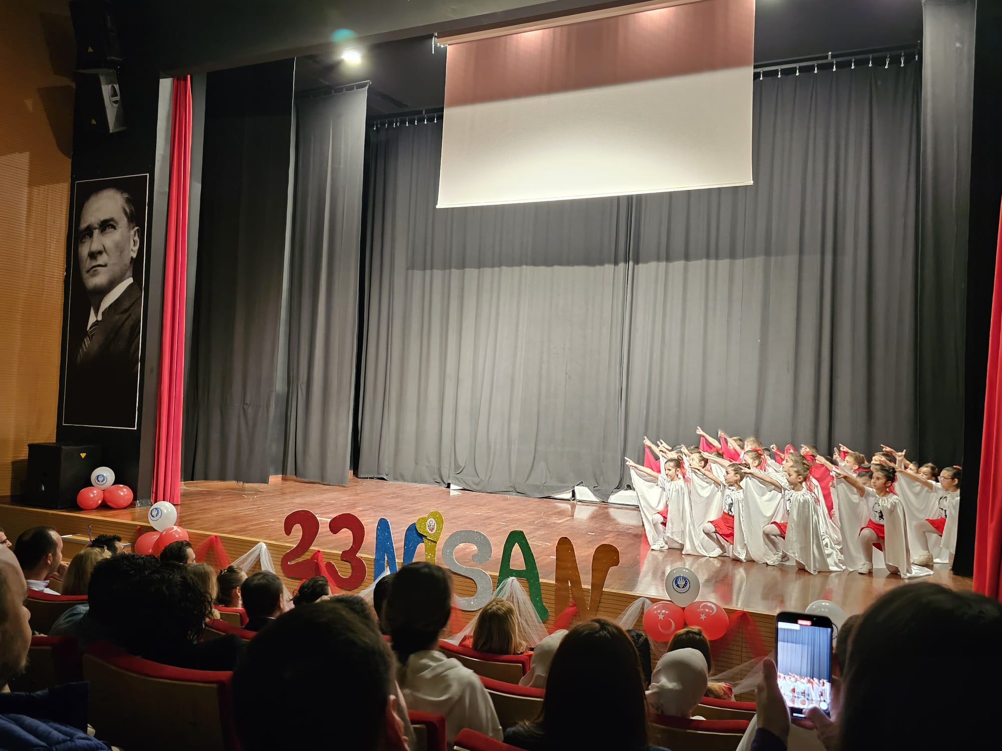 TED AFYON KOLEJİ 23 NİSAN'I COŞKU İLE KUTLADI