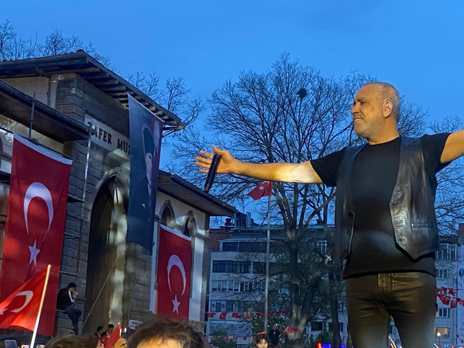 Haluk Levent'in Afyonkarahisar Zaferi: 23 Nisan Coşkusu Dorukta!