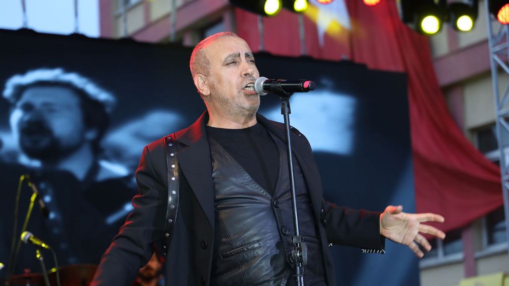IŞIK GÖSTERİSİ MUHTEŞEM GÖRÜNTÜLER OLUŞTURDU