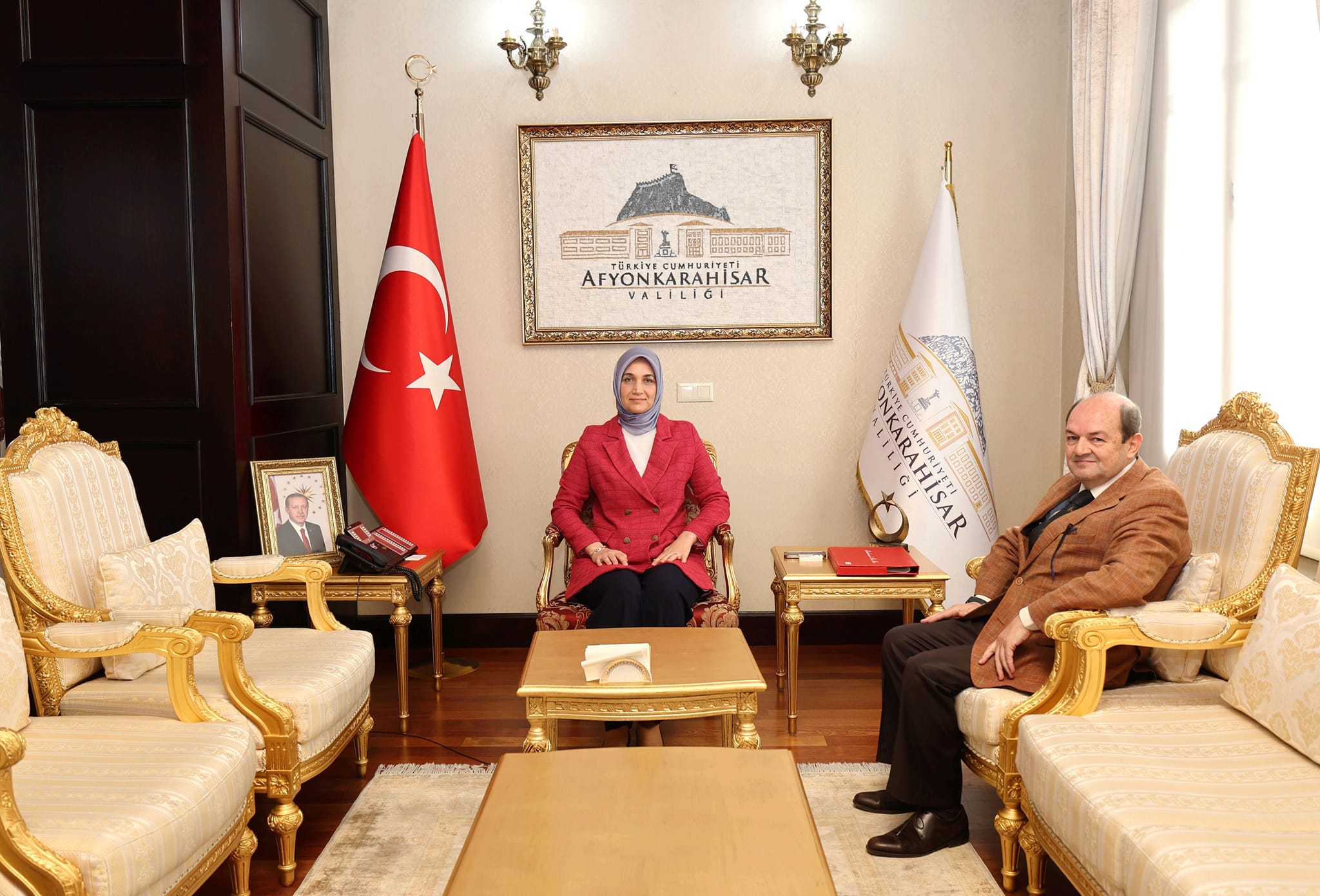 Gazeteci Güzbey Vali Yiğitbaşı'yı Ziyaret Etti