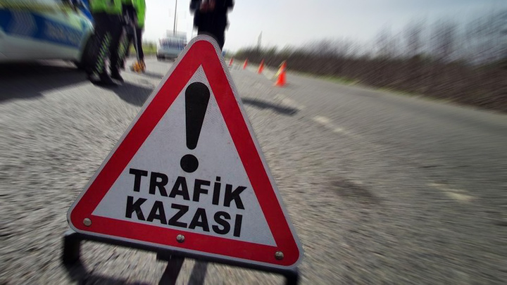 AFYON'DA OTOMOBİL ELEKTRİKLİ BİSİKLETE ÇARPTTI