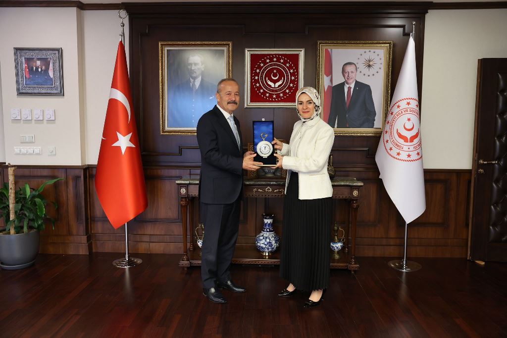 TAYTAK'TAN, BAKAN GÖKTAŞ'A TEŞEKKÜR