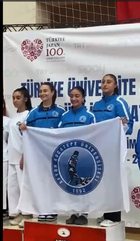 AKÜ SBF KADIN KATA TAKIMI ÜNİLİG'TE BİRİNCİ OLDU