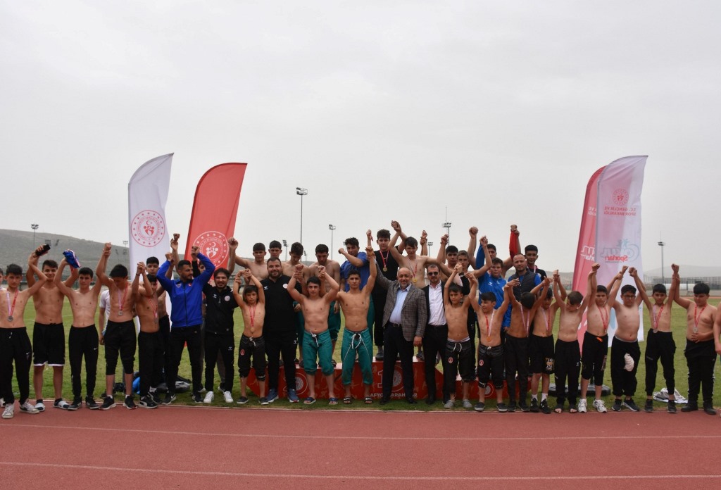 MİLLİ GÜREŞÇİLER AFYONKARAHİSAR'DA KAMP YAPIYOR