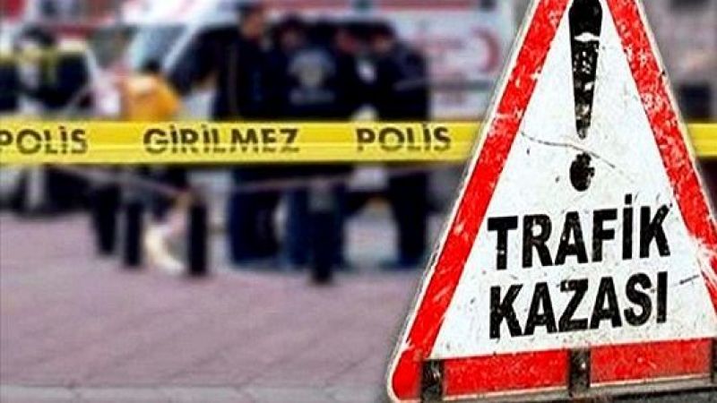 TIRDAN FIRLAYAN DEMİR PARÇALARINA OTOMOBİL ÇARPTI