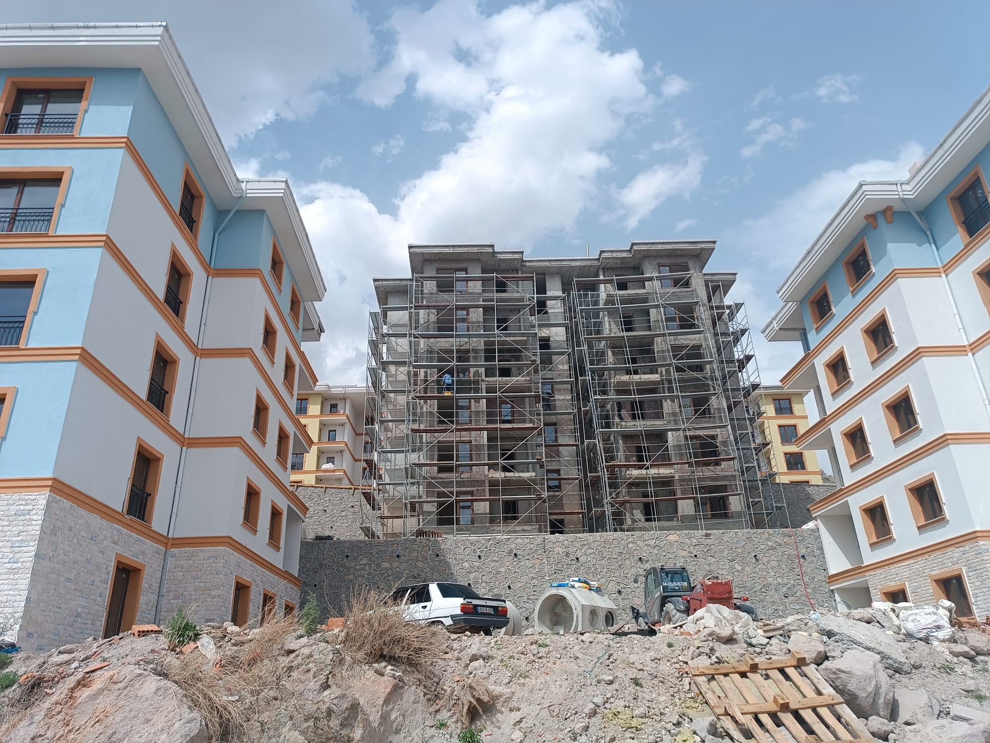 Afyon'da 1227 aileyi ev sahibi yapacak projede sona yaklaşılıyor