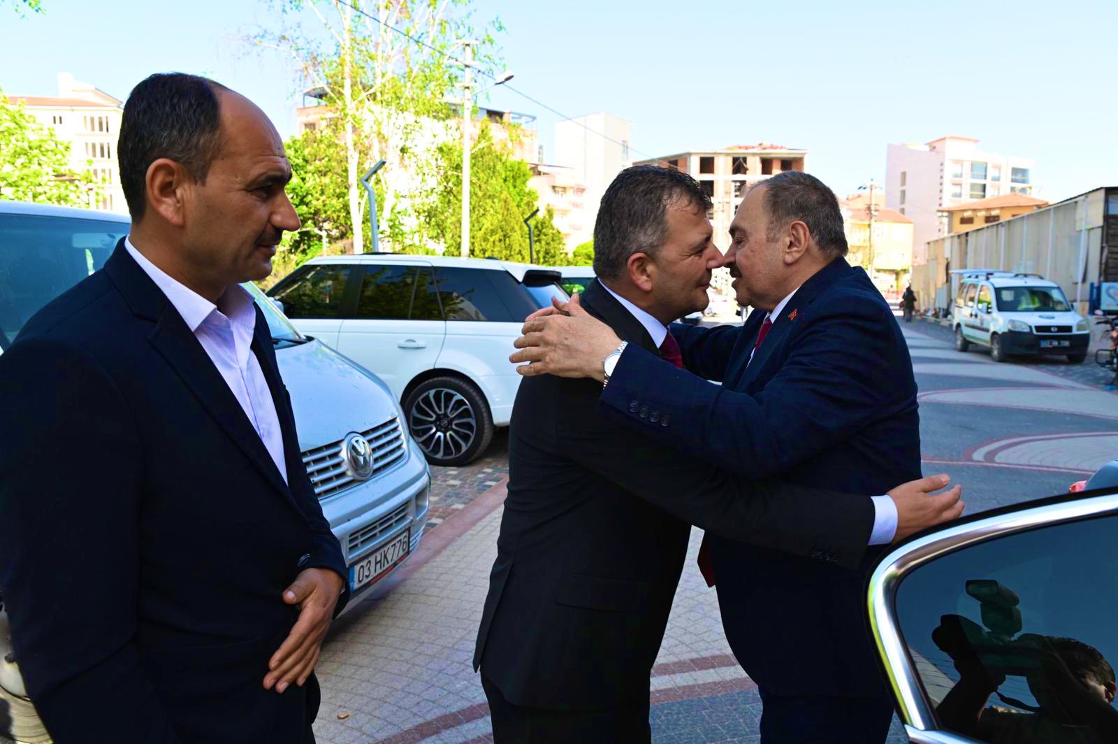 Eski Bakan Eroğlu Başkan Koyuncu'yu Ziyaret Etti
