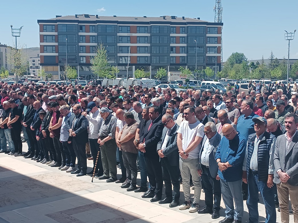 BAHAR SAVRUKOĞLU SON YOLCULUĞUNA UĞURLANDI