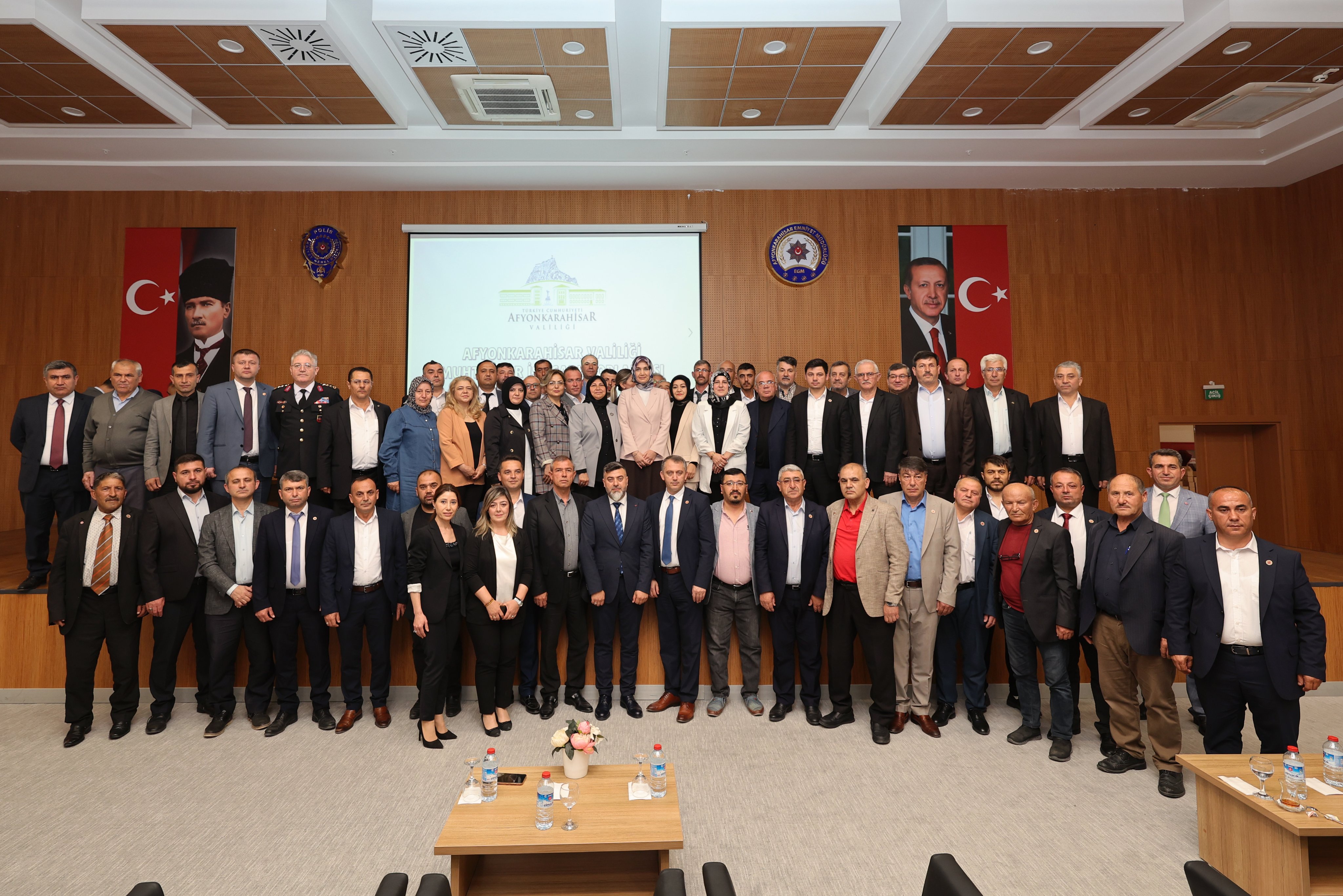 VALİ YİĞİTBAŞI BAŞKANLIĞINDA HİZMET İÇİ EĞİTİM VE KOORDİNASYON TOPLANTISI DÜZENLENDİ