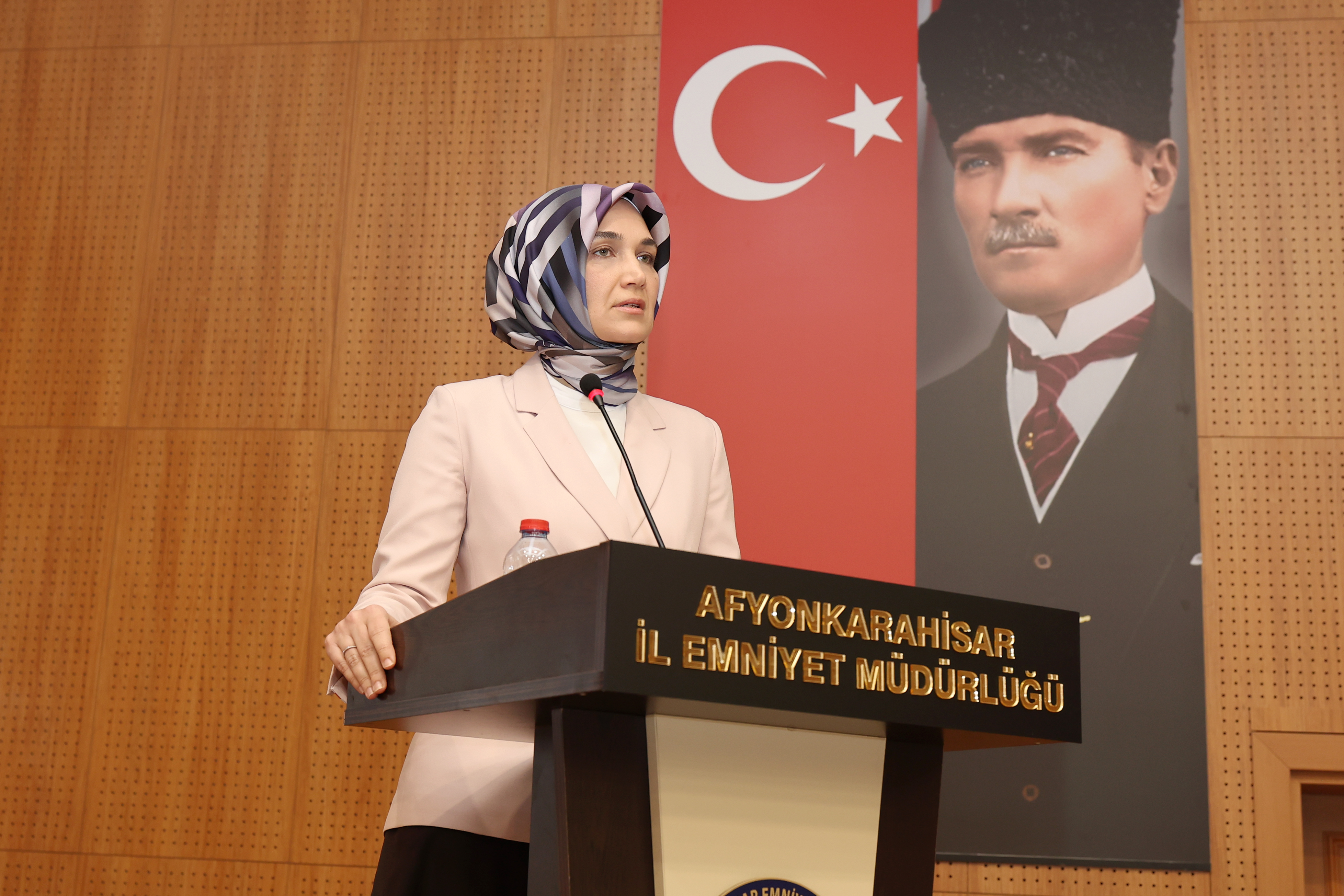 VALİ YİĞİTBAŞI BAŞKANLIĞINDA HİZMET İÇİ EĞİTİM VE KOORDİNASYON TOPLANTISI DÜZENLENDİ