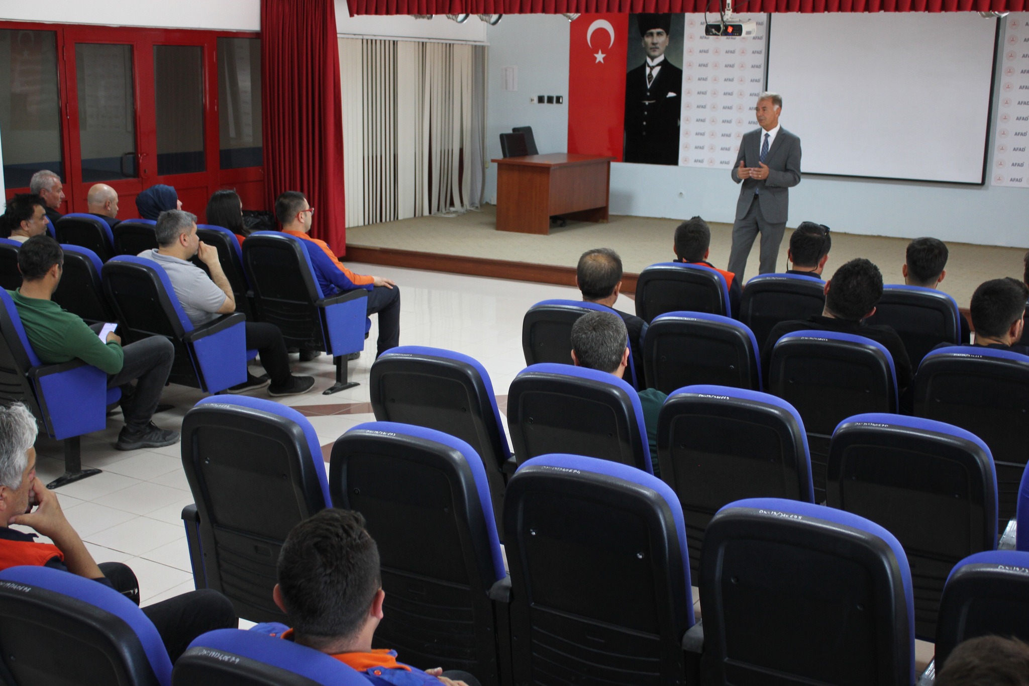 TÜRKİYE GENELİNDE AFAD PERSONELİNE KBRN EKİPMAN EĞİTİMİ VERİLDİ