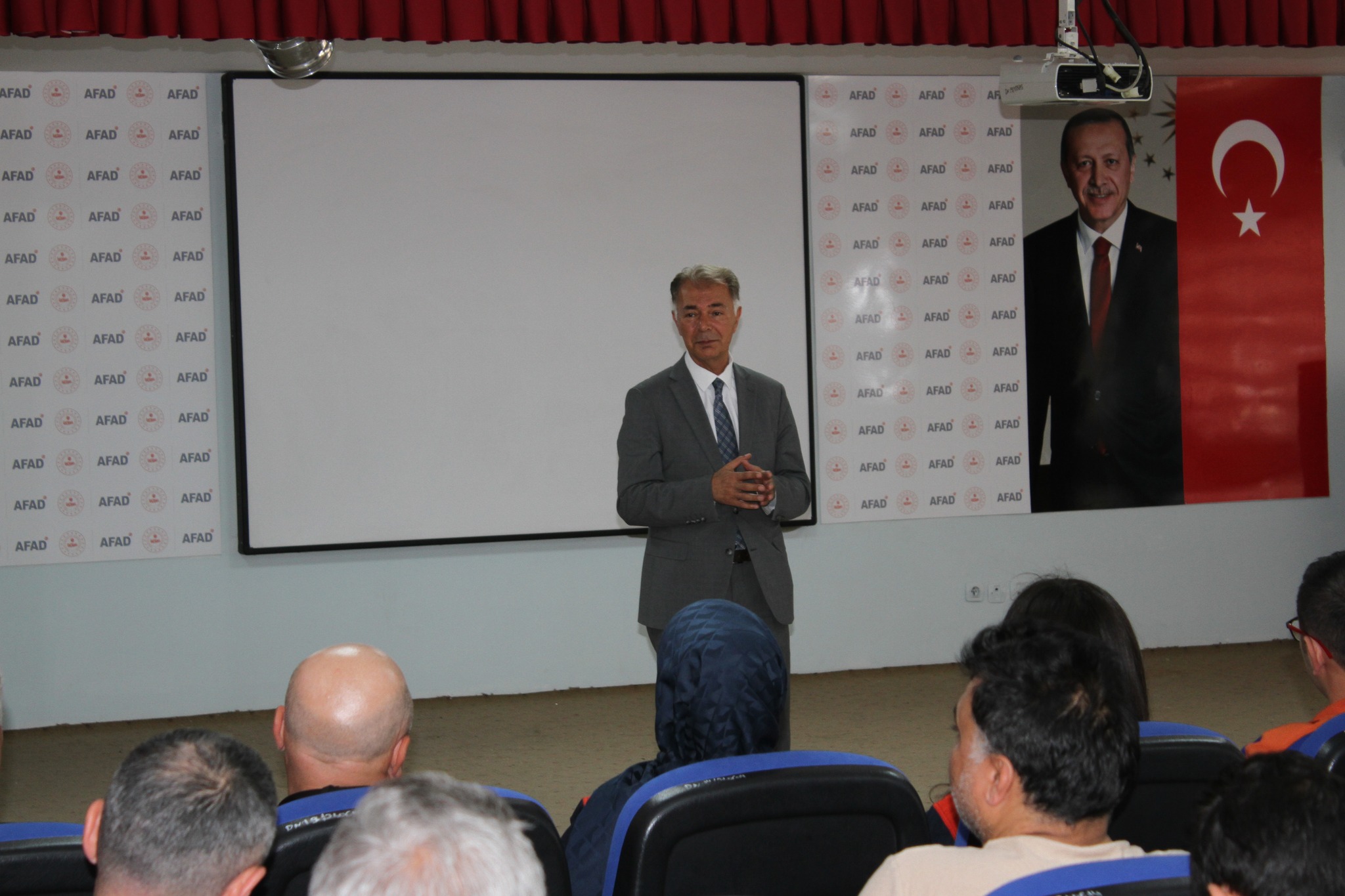 TÜRKİYE GENELİNDE AFAD PERSONELİNE KBRN EKİPMAN EĞİTİMİ VERİLDİ