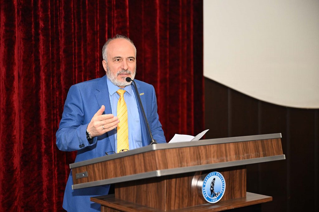 AKÜ'DE RESMİ YAZIŞMA KURALLARI HAKKINDA SEMİNER VERİLDİ
