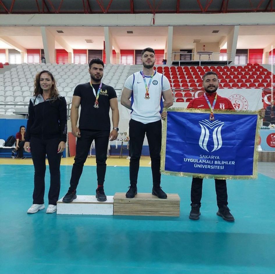 Bir Gün Önce Şampiyonadaydı, Ağaca Asılı Halde Bulundu