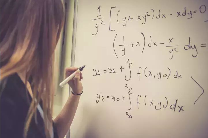 Yeni Müfredatla Eğitim Yolunda Matematik Derslerinde Değişiklik