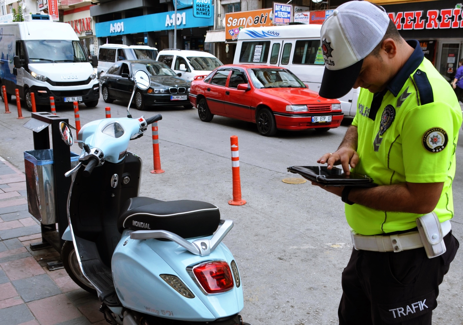 Afyon Polisi Uyarıyor ''Kaskınla Yol Ver Hayata''