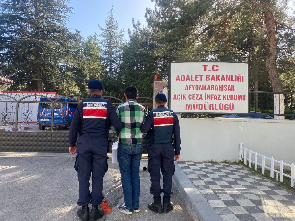 UYUŞTURUCU KULLANMAKTAN ARANIYORDU