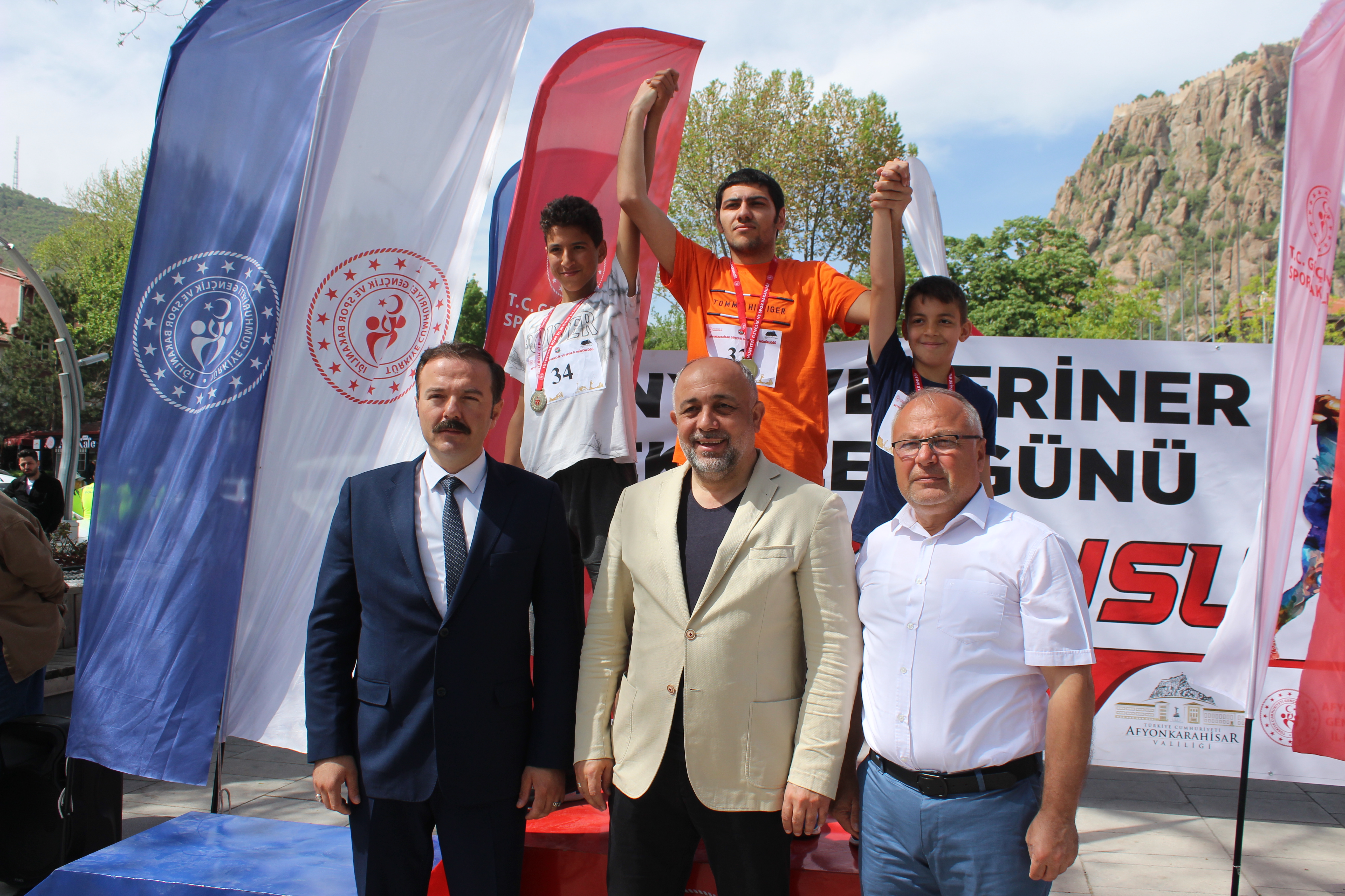 İnsan ve hayvan sağlığı temalı koşuya yoğun ilgi