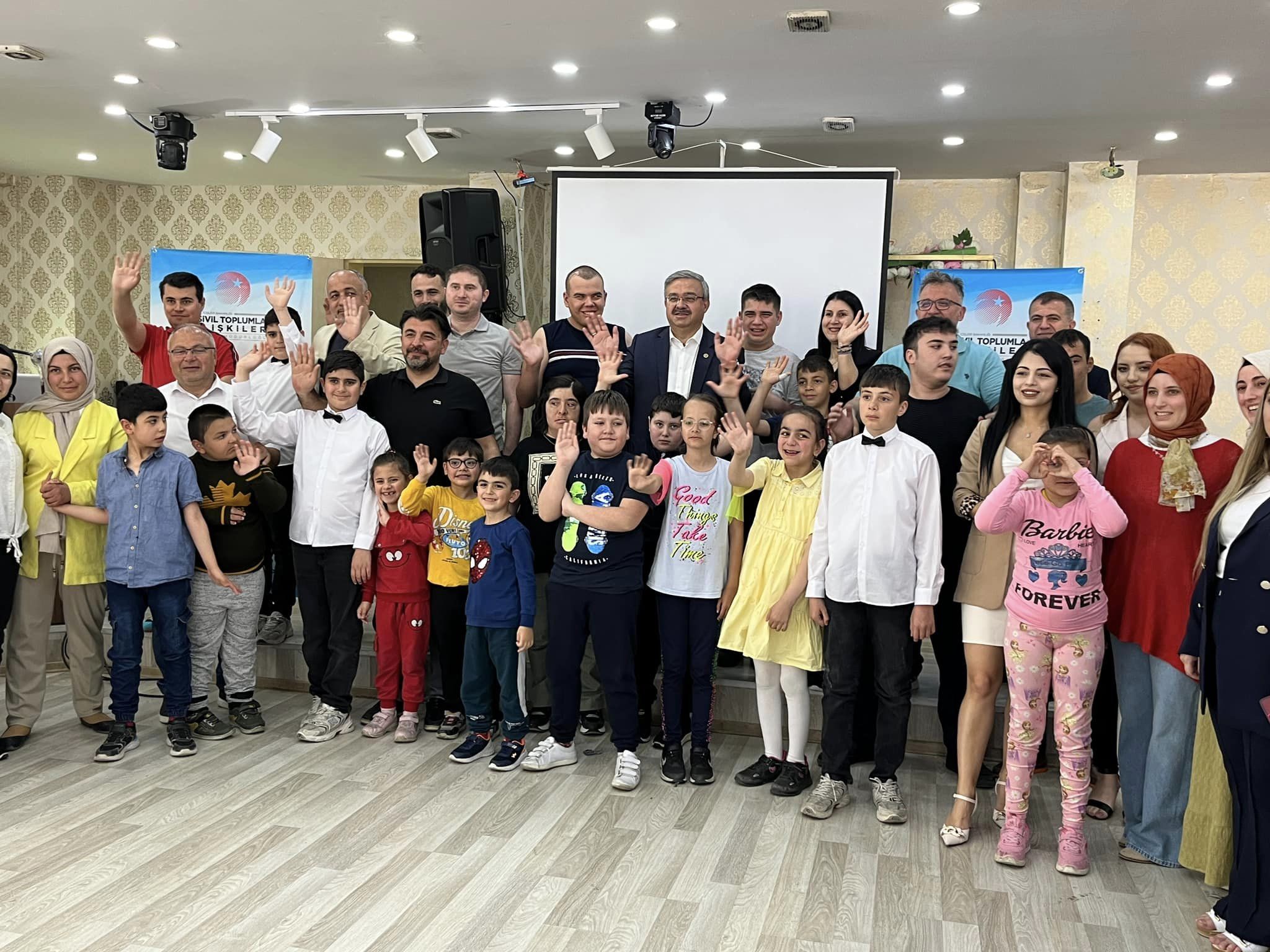 AK Partili Yurdunuseven'den ''Umudun Adı Mavi'' Projesine Tam Destek