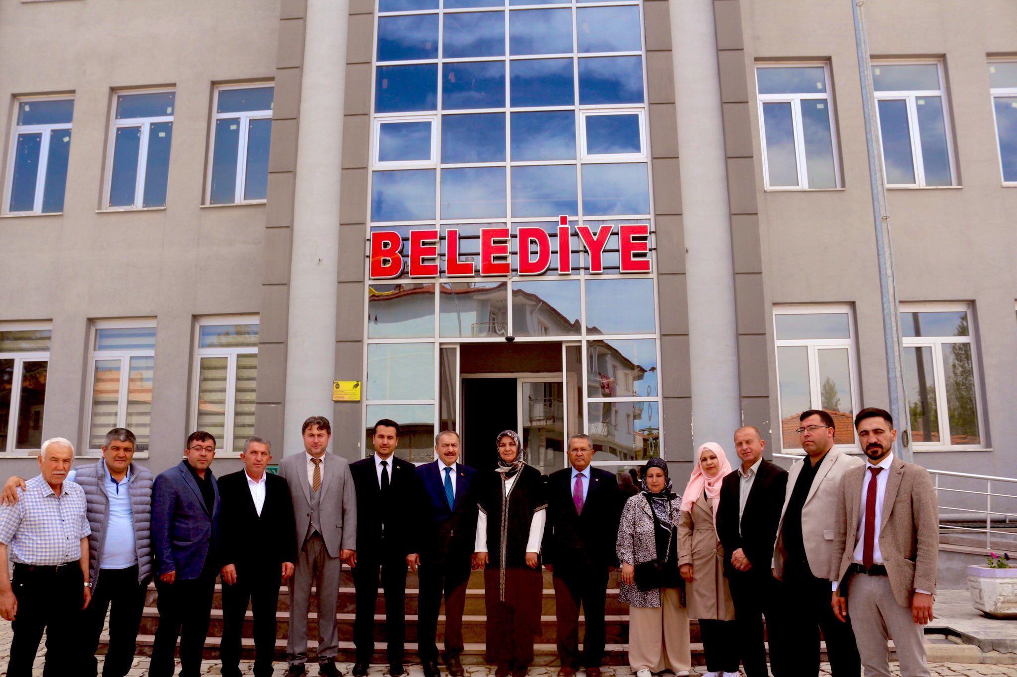 Eski Bakan Eroğlu İhsaniye'de