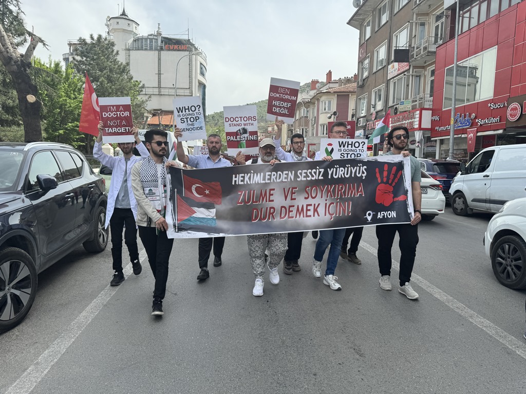 GAZZE'YE DESTEK İÇİN "SESSİZ YÜRÜYÜŞ" YAPILDI