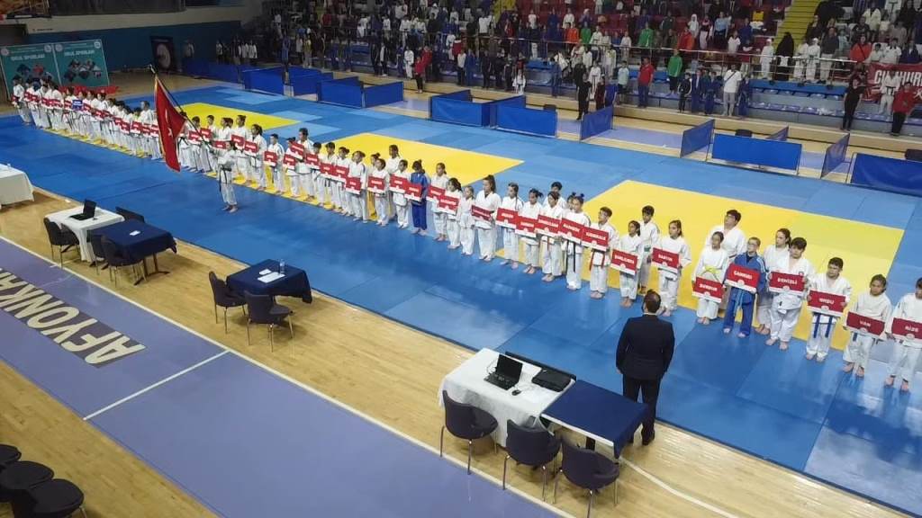 JUDO KÜÇÜKLER TÜRKİYE ŞAMPİYONASI AFYON'DA BAŞLADI