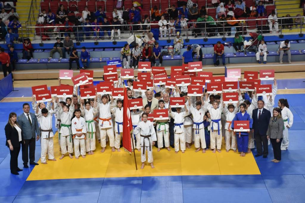 JUDO KÜÇÜKLER TÜRKİYE ŞAMPİYONASI AFYON'DA BAŞLADI