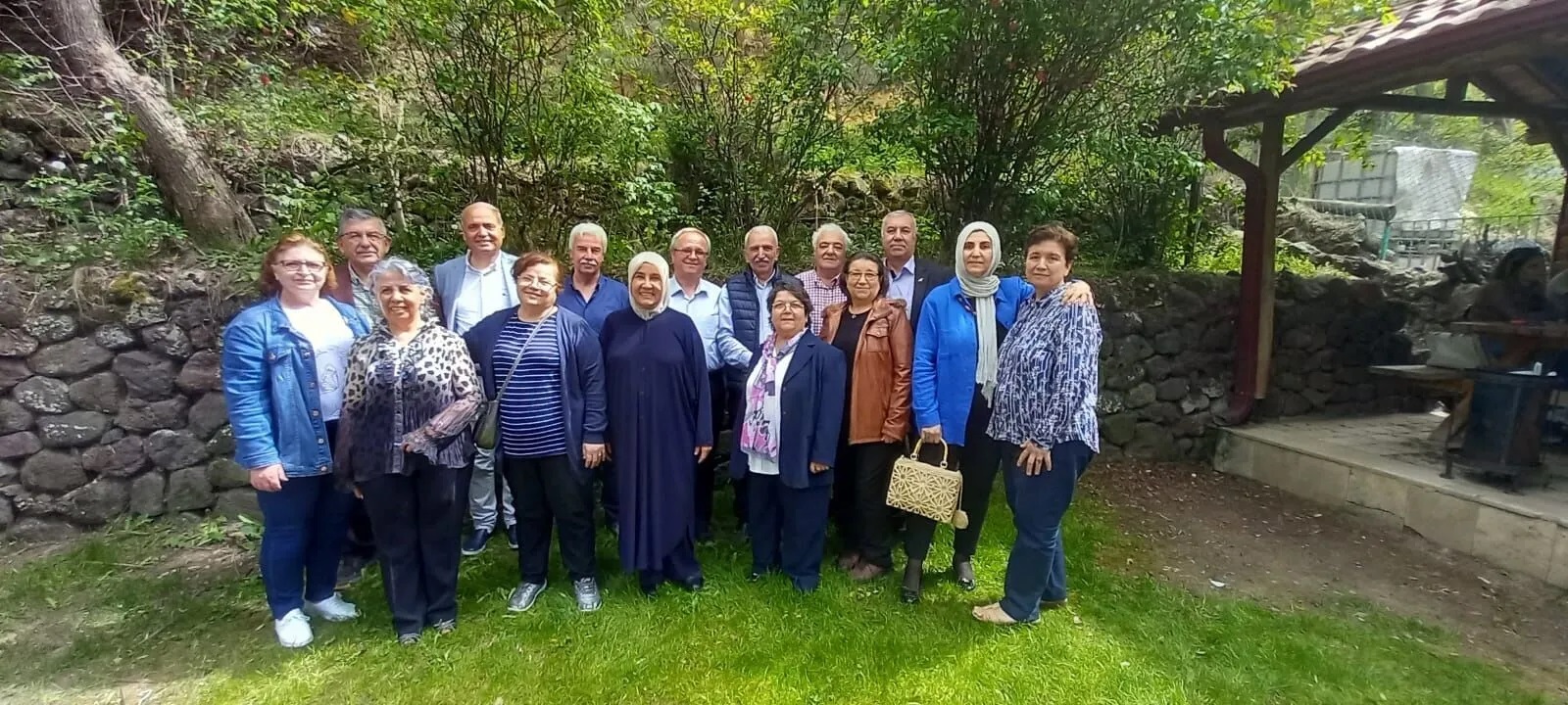 Afyon'da Ticaret Lisesi mezunları buluştu