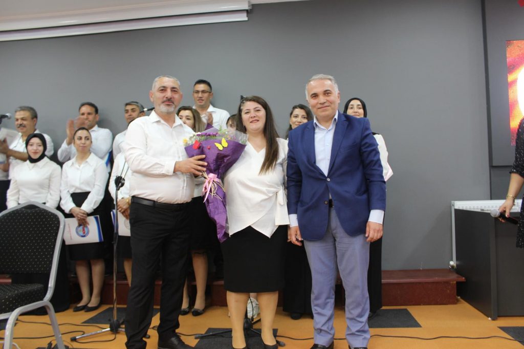 Dinar Türk Halk Müziği Korosu İlk Konserini Verdi
