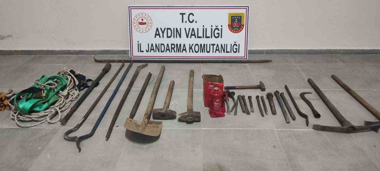 DEFİNE AVCILARINA SUÇÜSTÜ