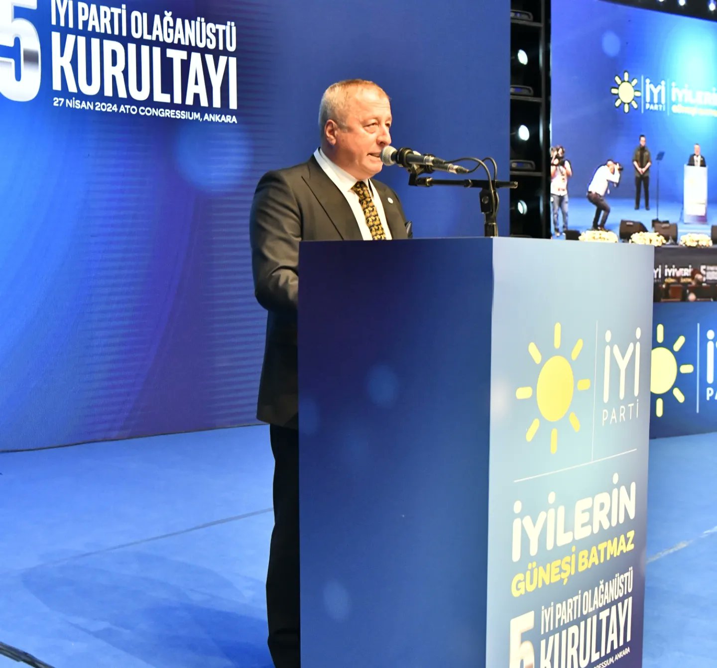 İYİ Parti Olağanüstü Kurultayında Demokrasi Şöleni: Hakan Şeref Olgun'dan Önemli Sosyal Medya Paylaşımı