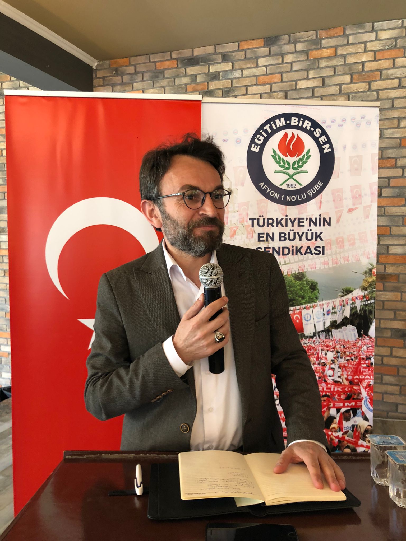 Afyonkarahisar’da Divan Toplantısı Gerçekleştirildi: Eğitim Bir-Sen Kudüs ve Değerler Eğitimi Konularını Gündeme Taşıdı