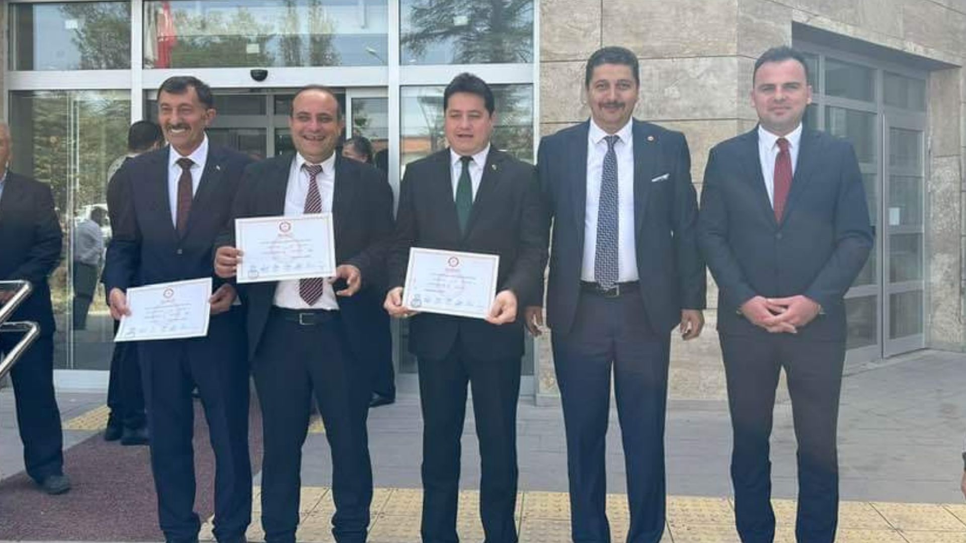"Milliyetçi Hareket Partisi Bolvadin İlçe Başkanı: 'Milletvekilimiz Sayın Mehmet Taytak'ın Destekleriyle 3'te 3 Yaptık!'"