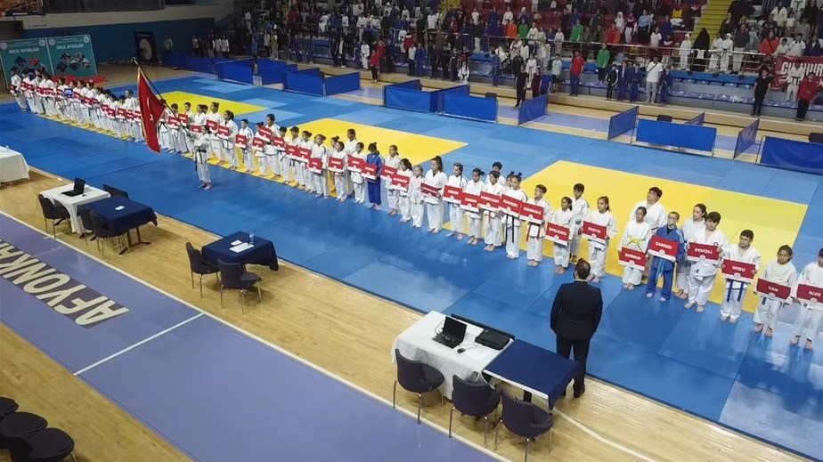 AFYONKARAHİSAR SPORUN KALBİ OLDU