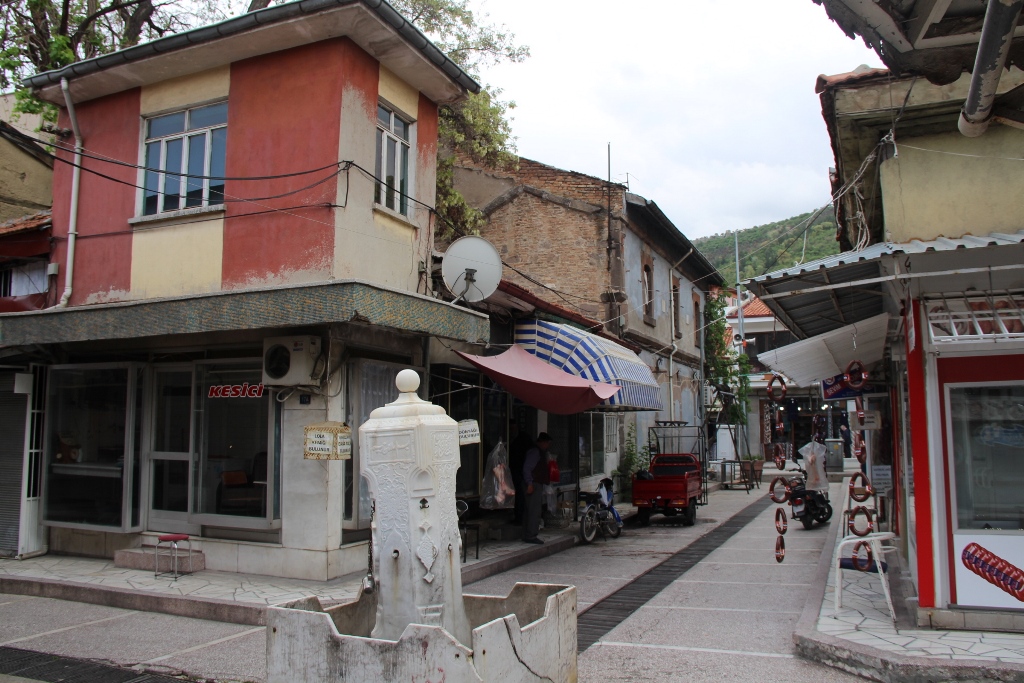 TARİHİ ÇARŞI 44 YILDIR RESTORE EDİLMEYİ BEKLİYOR