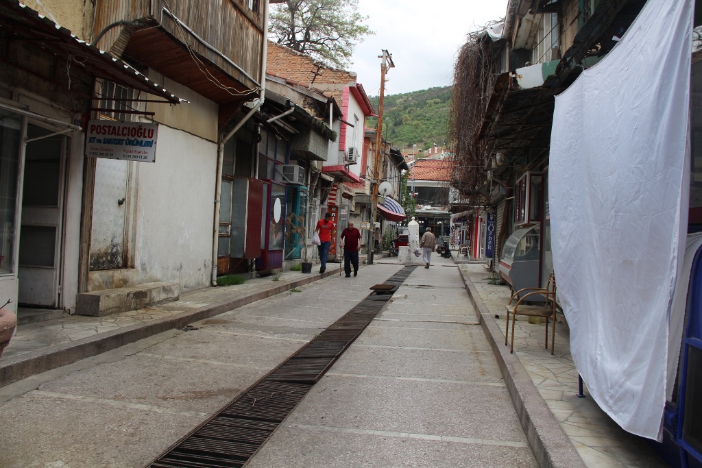 TARİHİ ÇARŞI 44 YILDIR RESTORE EDİLMEYİ BEKLİYOR
