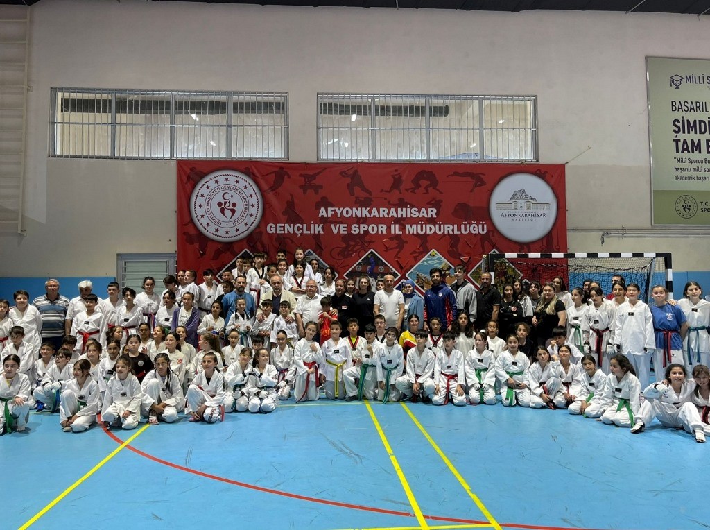 23 NİSAN EGEMENLİK HAFTASI TAEKWONDO İL ŞAMPİYONASI TAMAMLANDI