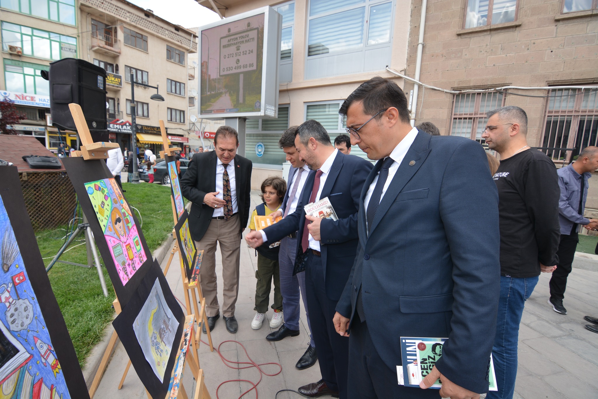 Bir Oku-San... Projesi Sandıklı'da Büyük İlgi Gördü