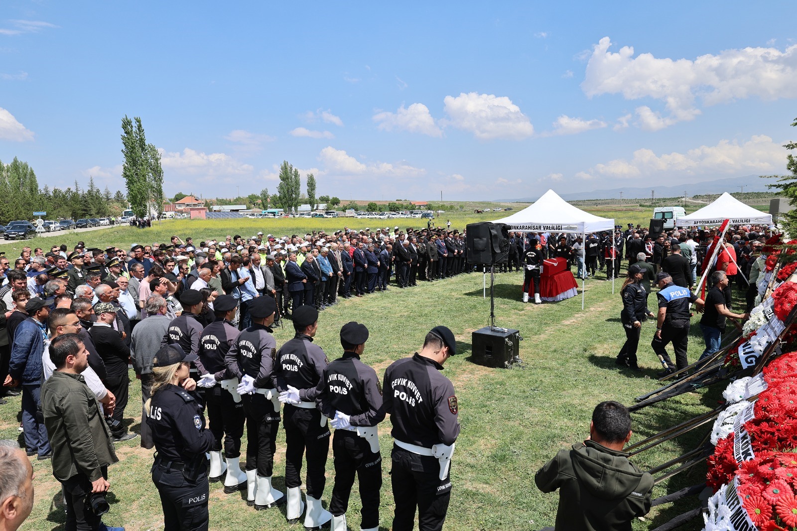 Vali Yiğitbaşı Şehit Polisin Cenaze Törenine Katıldı