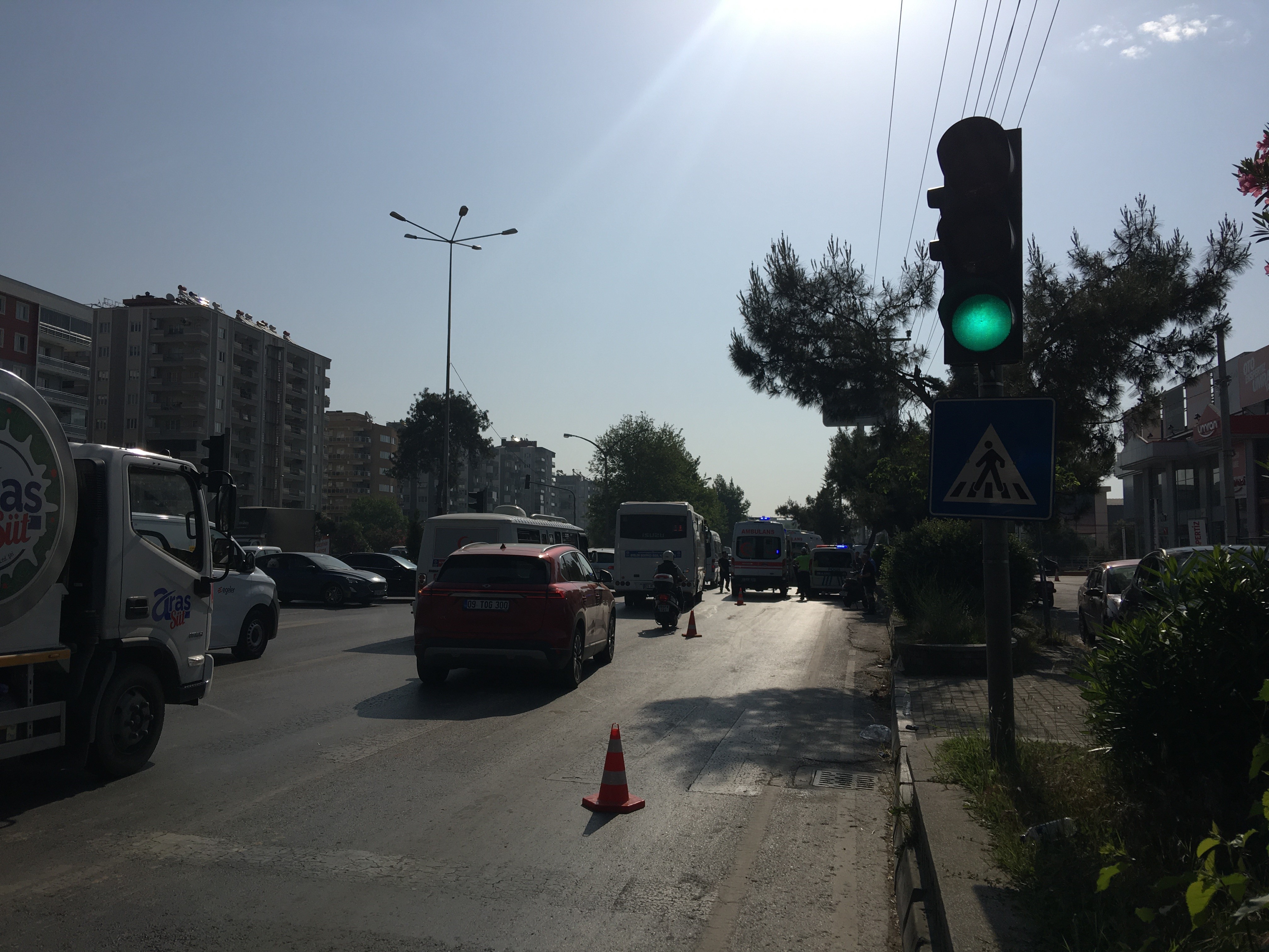 Motosiklet Yayaya Çarptı: 2 Yaralı