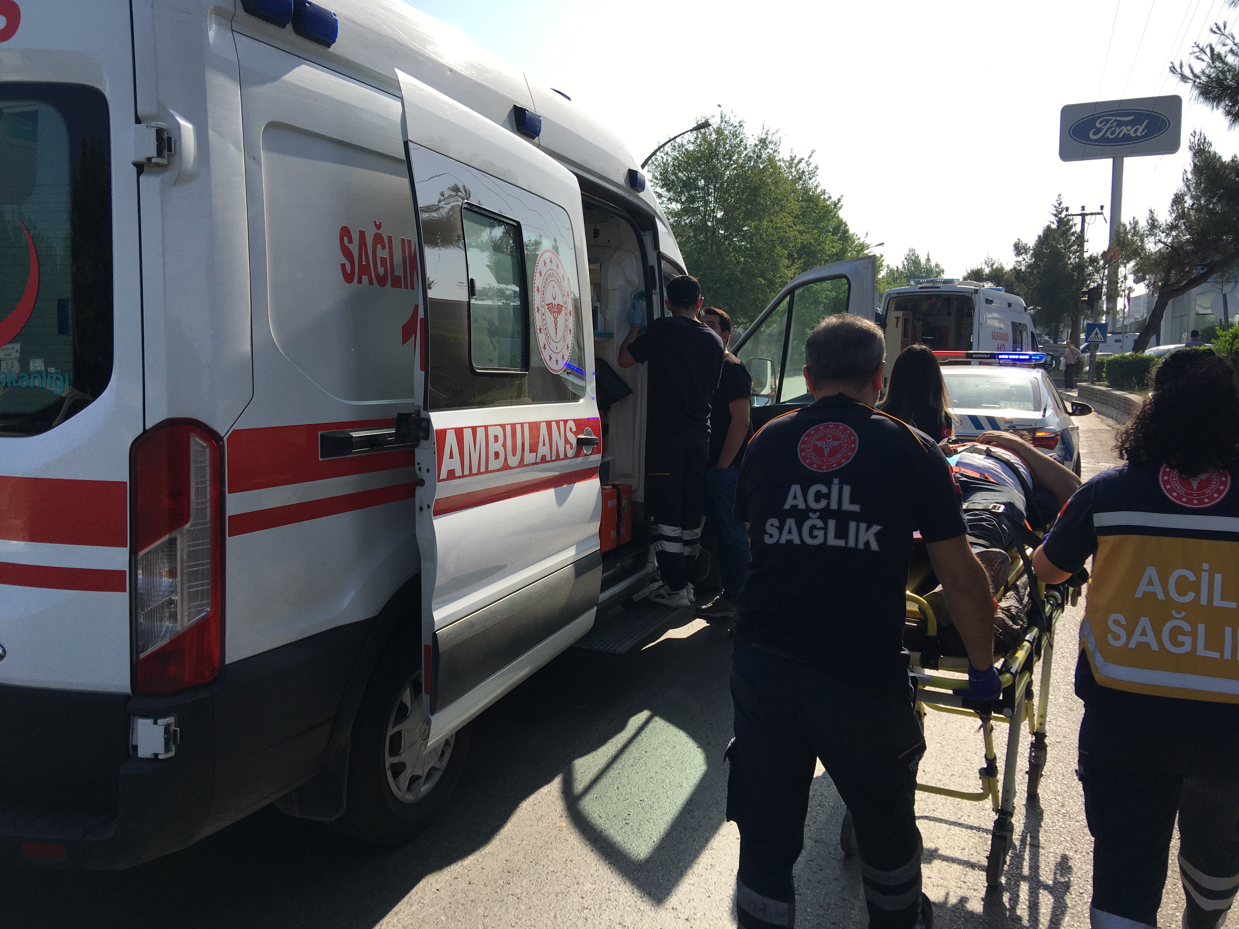 Motosiklet Yayaya Çarptı: 2 Yaralı
