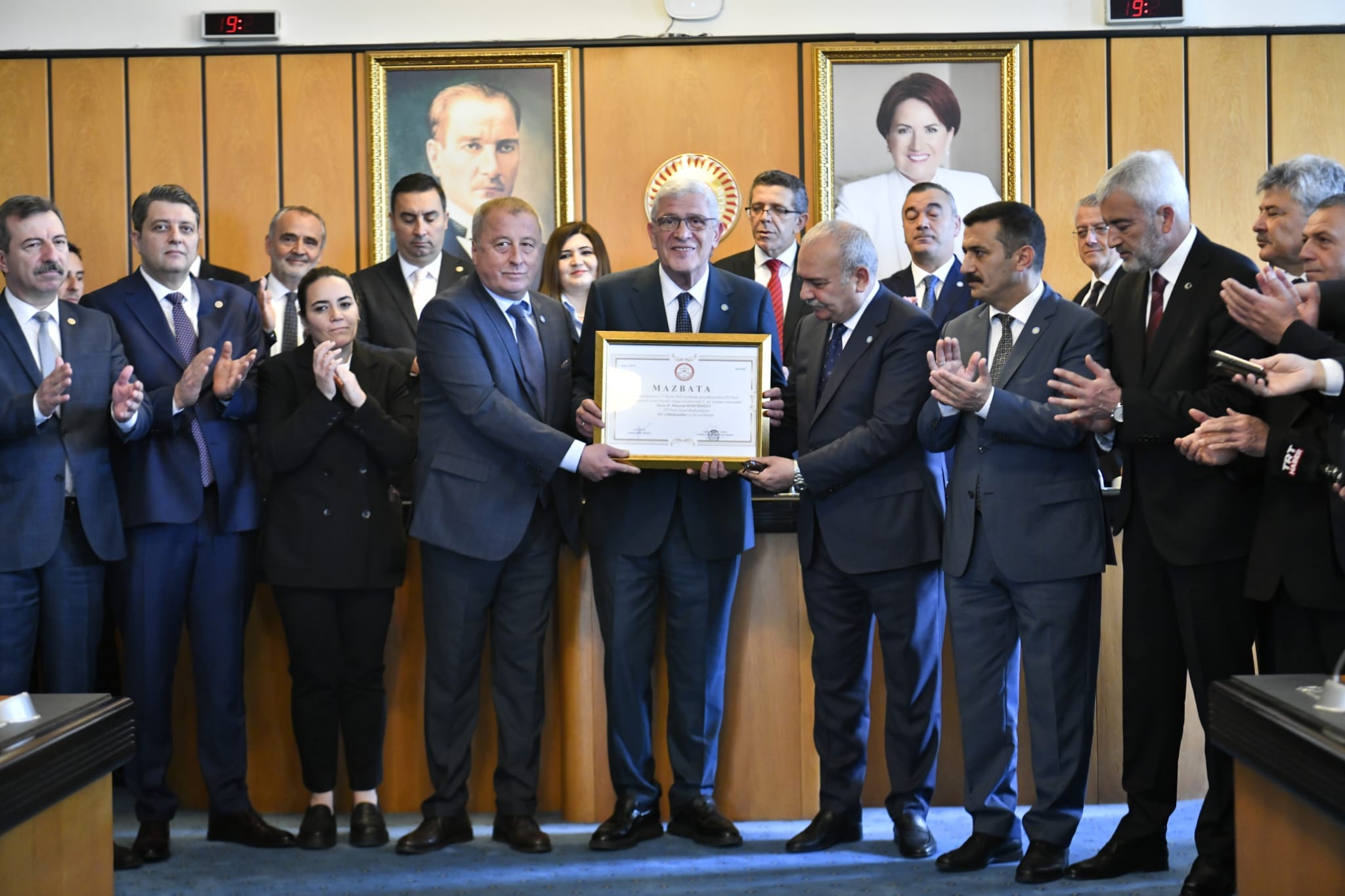 Milletvekili Olgun Müsavat Dervişoğlu'na Mazbatasını Takdim Etti