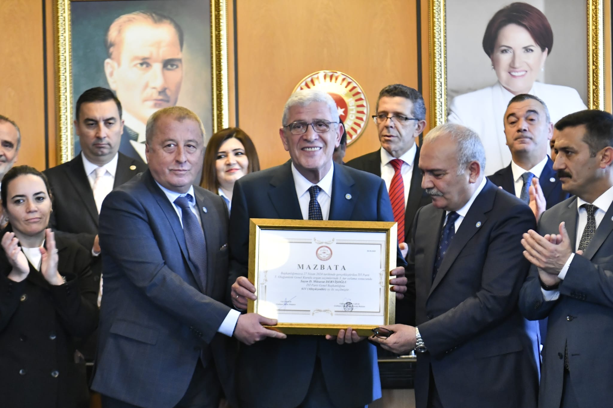 Milletvekili Olgun Müsavat Dervişoğlu'na Mazbatasını Takdim Etti