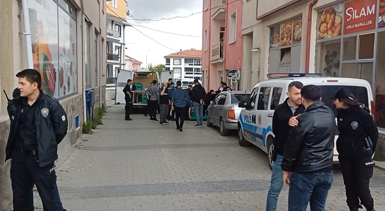 Pompalı Tüfekle Berber Dükkanını Bastı!