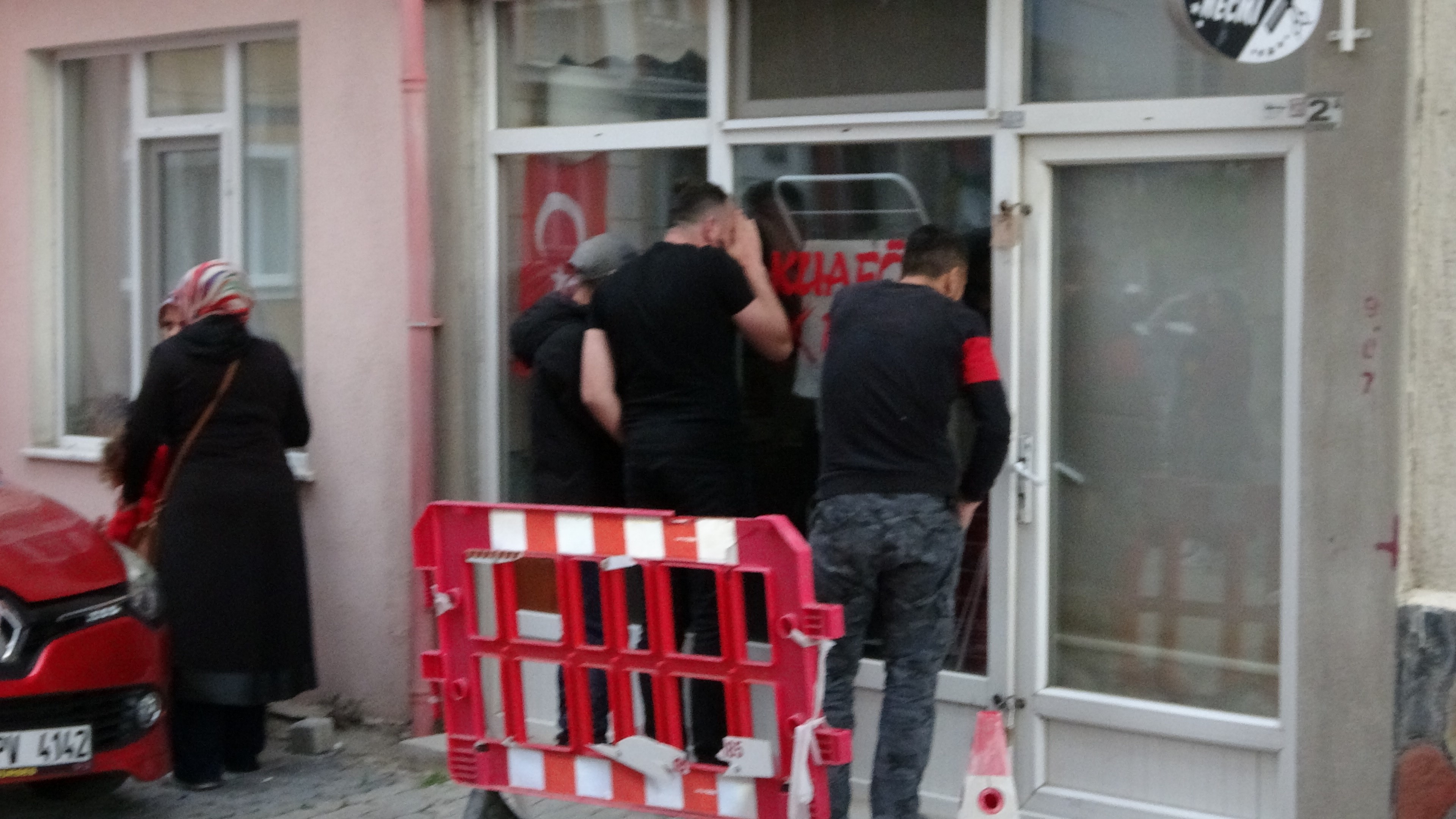 Pompalı Tüfekle Berber Dükkanını Bastı!