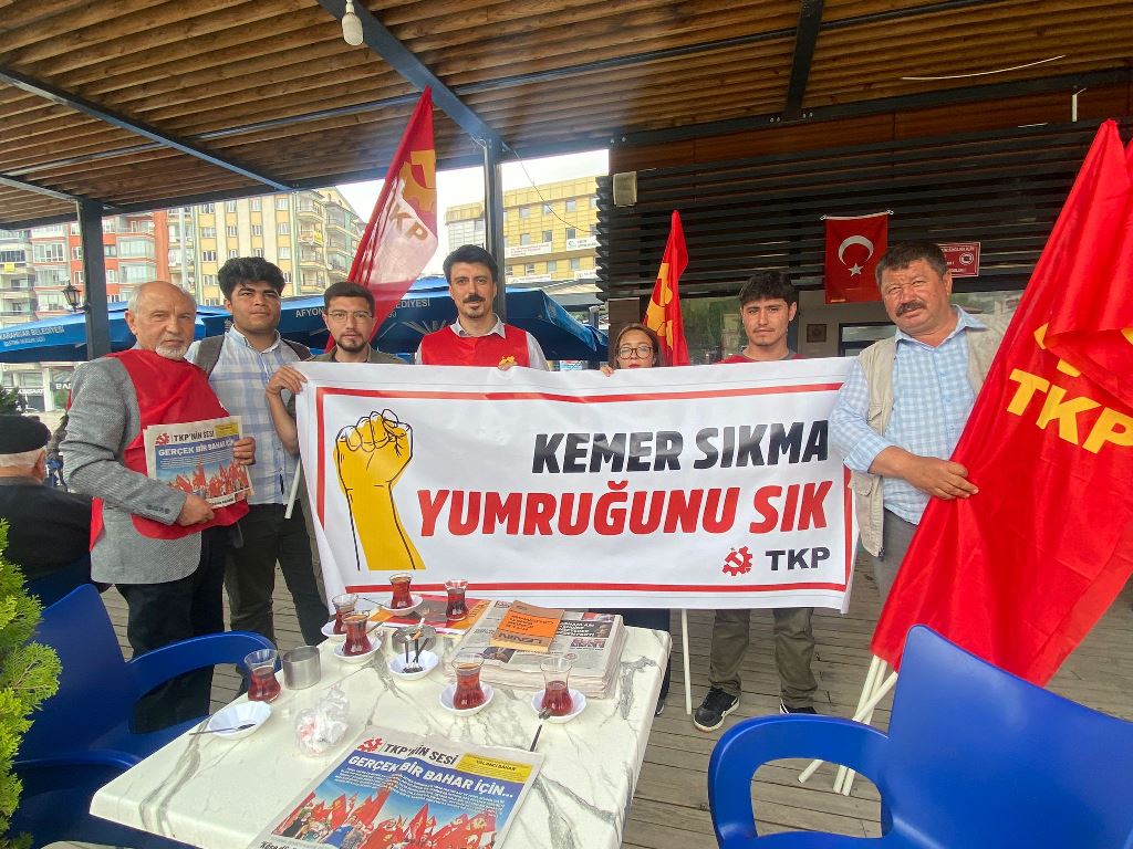 İŞÇİLER ZAFER MEYDANI'NDA BULUŞTU